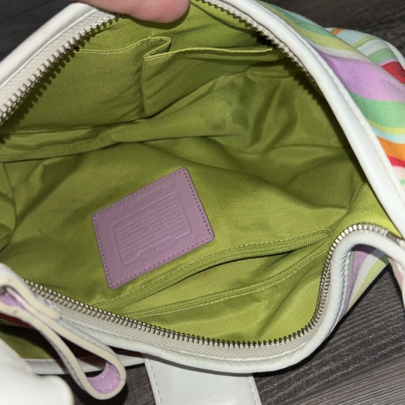 Coach Hampton Multicolor Striped Hobo Shoulder Bag White Leather - Picture 3 of 16